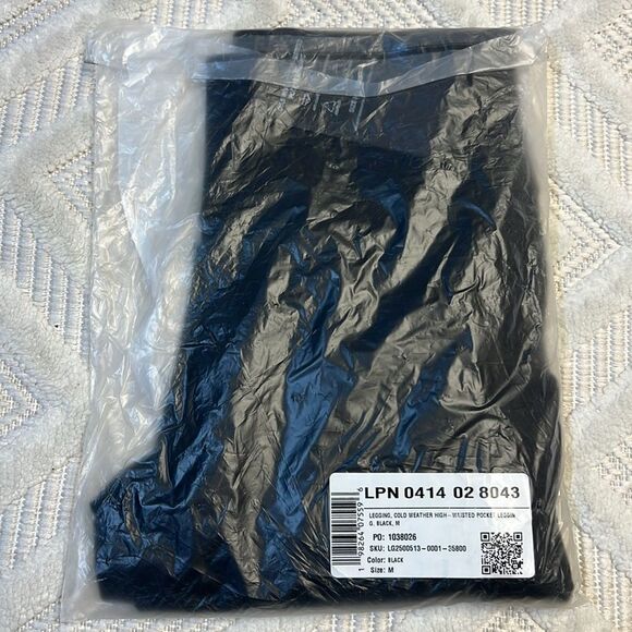 FABLETICS - Cold Weather High-Waisted Pocket Legging - Picture 4 of 6